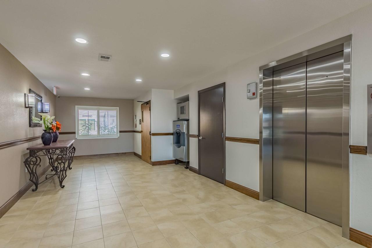 Studio 6-Plano, Tx Εξωτερικό φωτογραφία