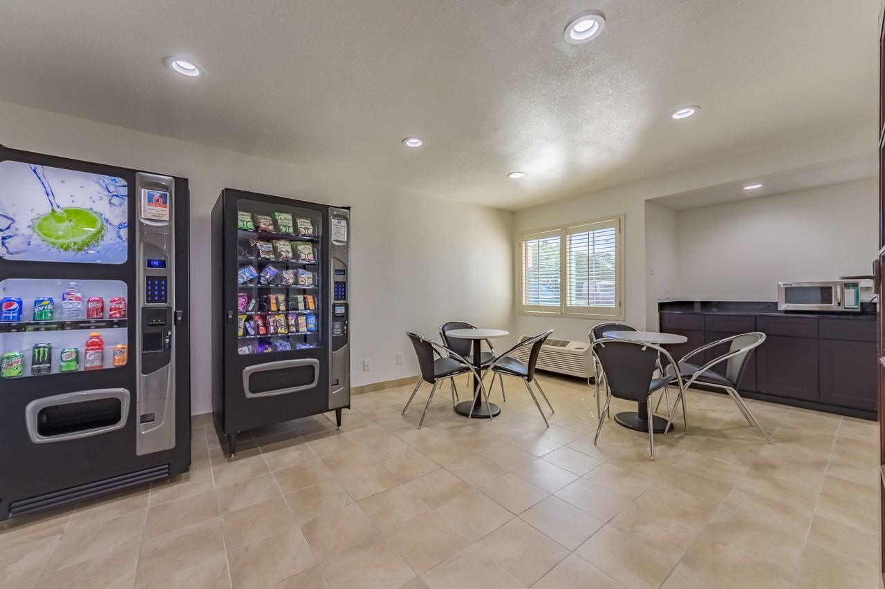 Studio 6-Plano, Tx Εξωτερικό φωτογραφία
